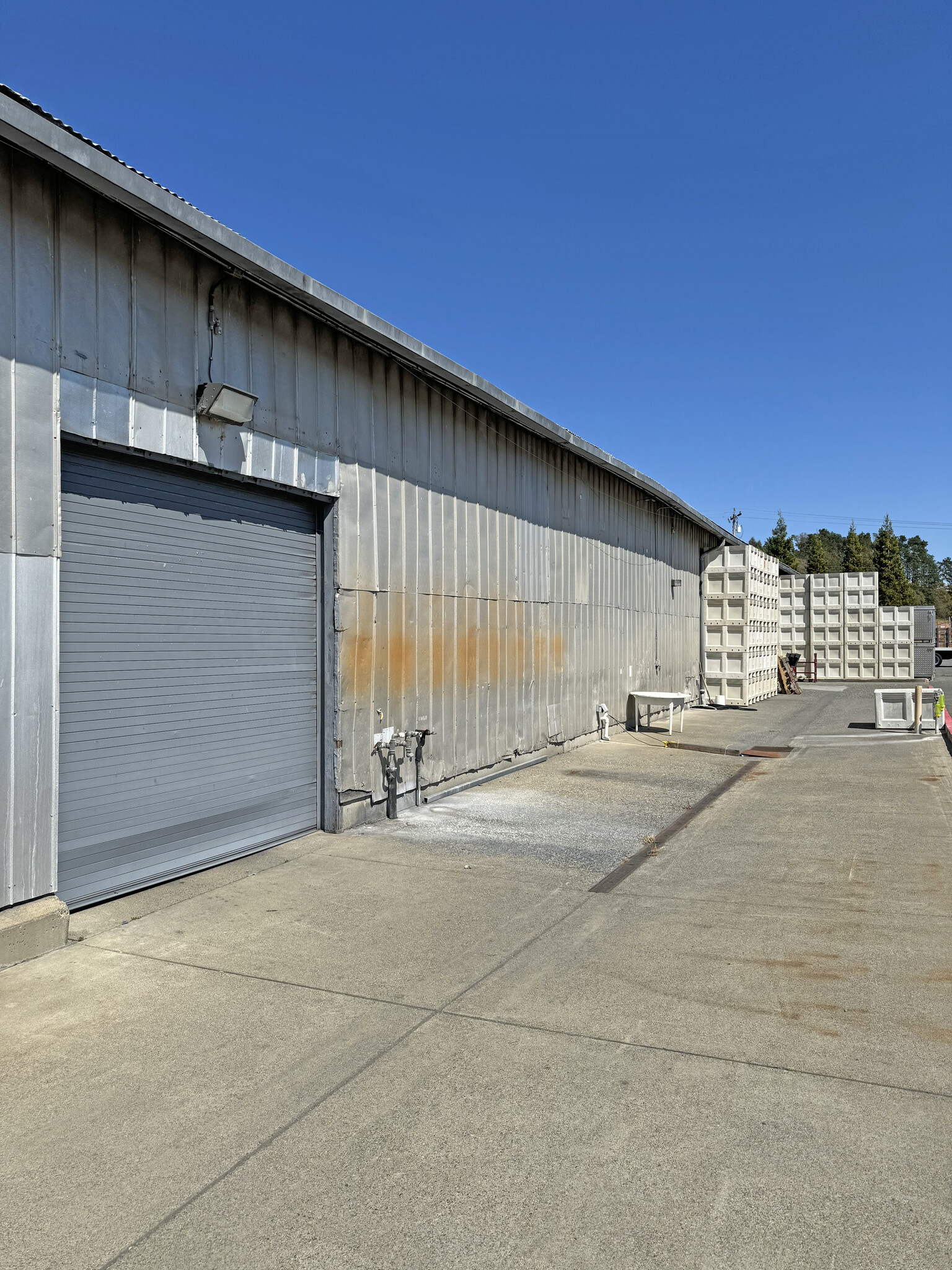 2064 Gravenstein Hwy N, Sebastopol, CA for lease Building Photo- Image 1 of 3