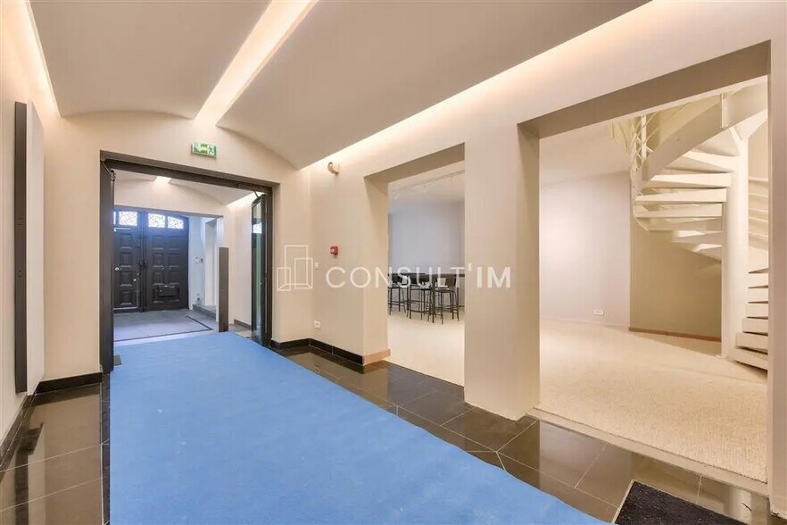Office in Paris for lease - Building Photo - Image 3 of 9