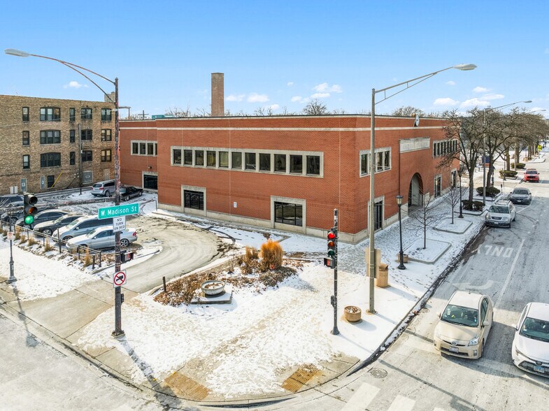 11 W Madison Ave, Oak Park, IL for sale - Building Photo - Image 1 of 7