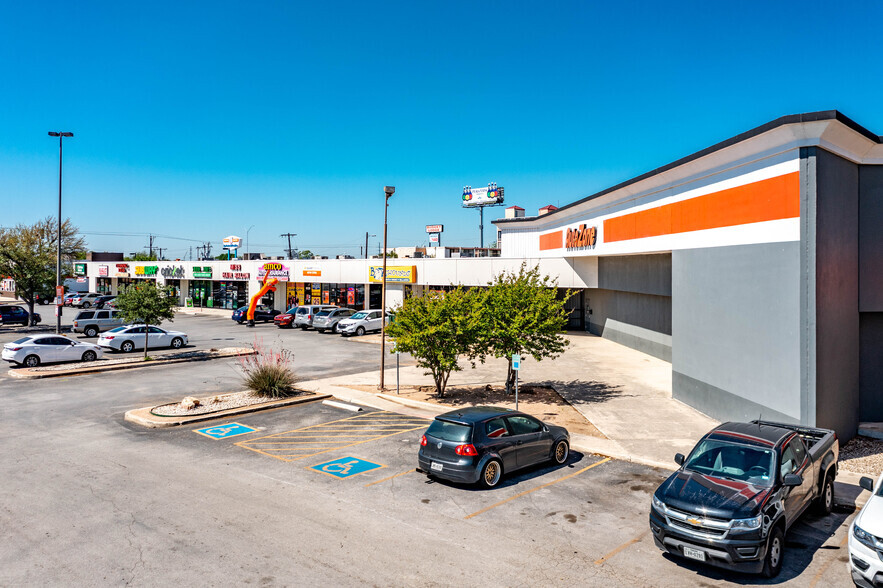 8515-8611 Perrin Beitel Rd, San Antonio, TX for lease - Building Photo - Image 1 of 17