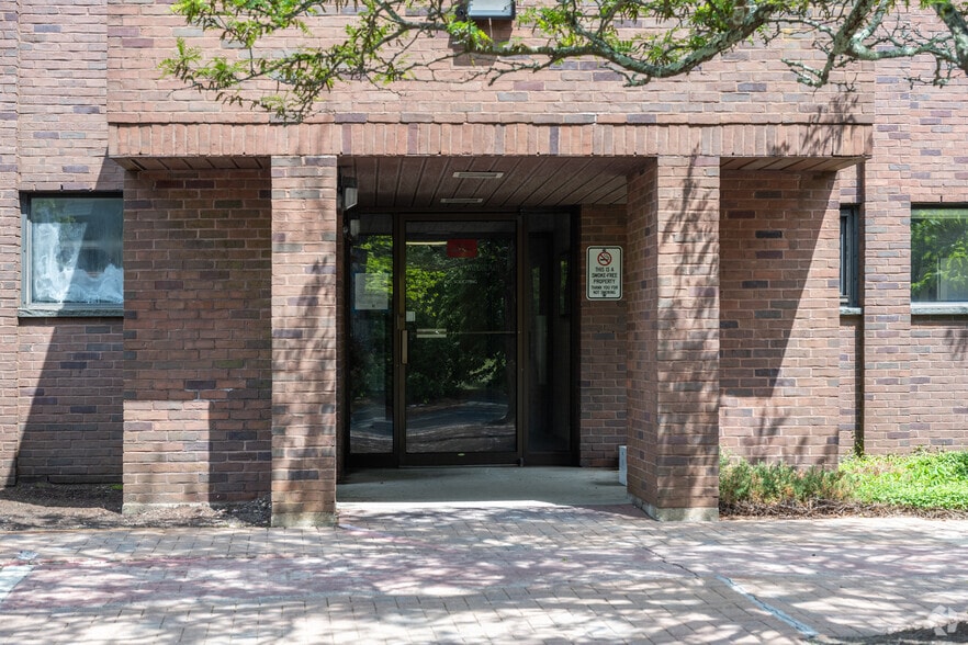 110 Long Pond Rd, Plymouth, MA for sale - Building Photo - Image 2 of 31