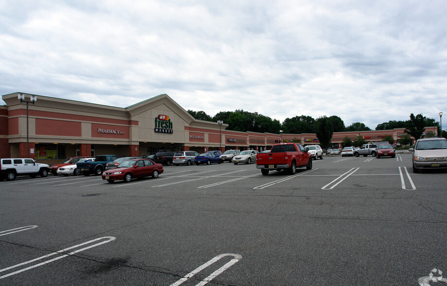 5734-5762 Berkshire Valley Rd, Oak Ridge, NJ for lease - Primary Photo - Image 1 of 4