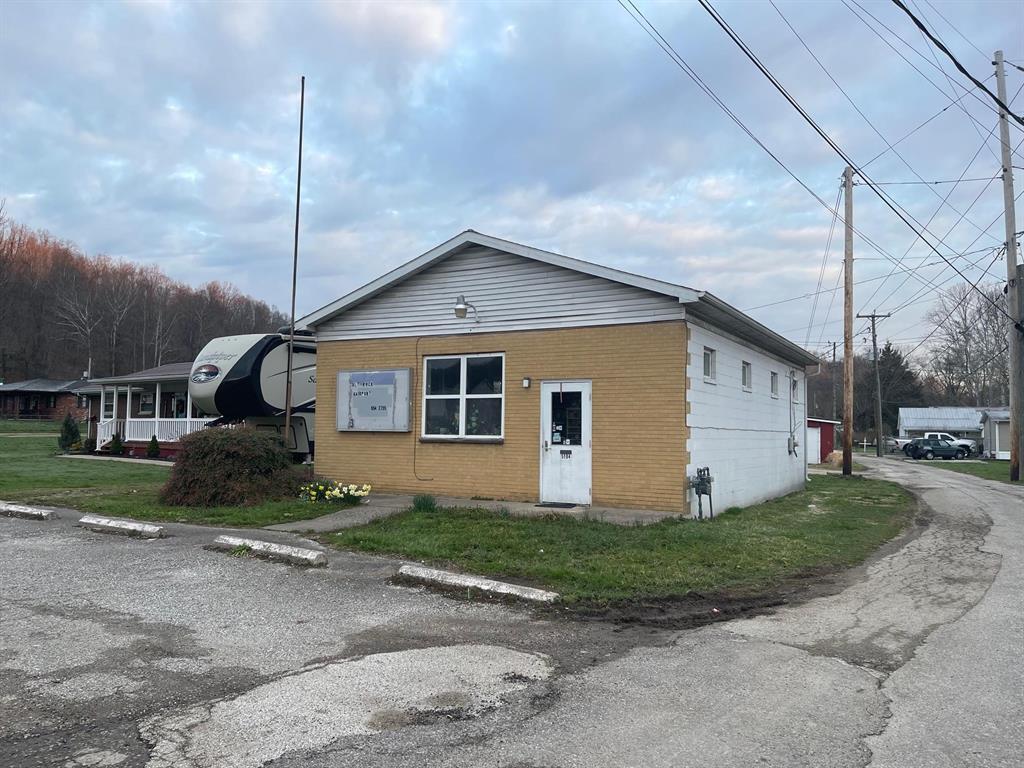 5504 Route 10, Salt Rock, WV 25559