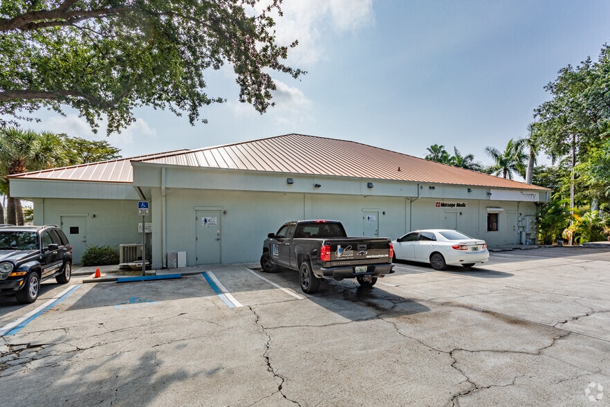 5187 Tamiami Trl N, Naples, FL for lease - Building Photo - Image 2 of 2