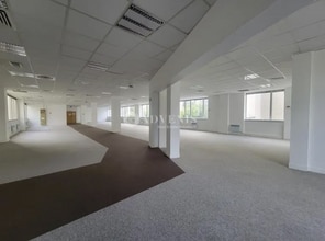Office in Saint-Ouen-sur-Seine for lease Interior Photo- Image 2 of 2
