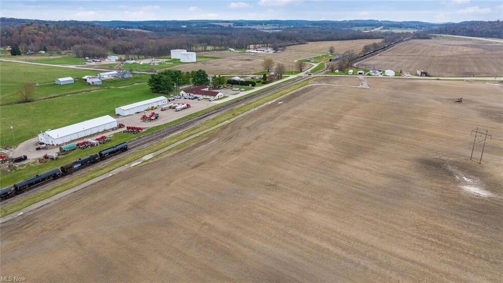9360 BLACK RUN Rd, Frazeysburg, OH for sale - Building Photo - Image 3 of 5