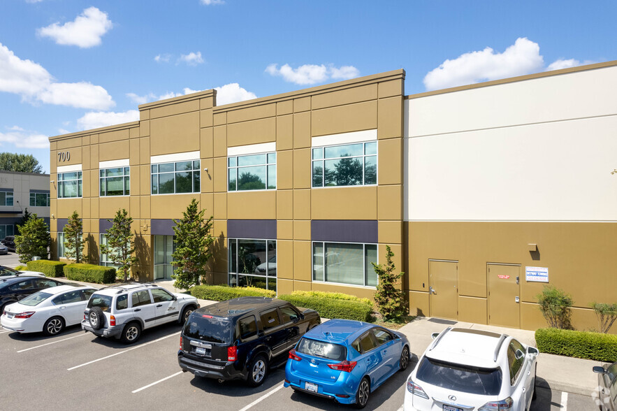 700 SW 34th St, Renton, WA for lease - Building Photo - Image 2 of 4