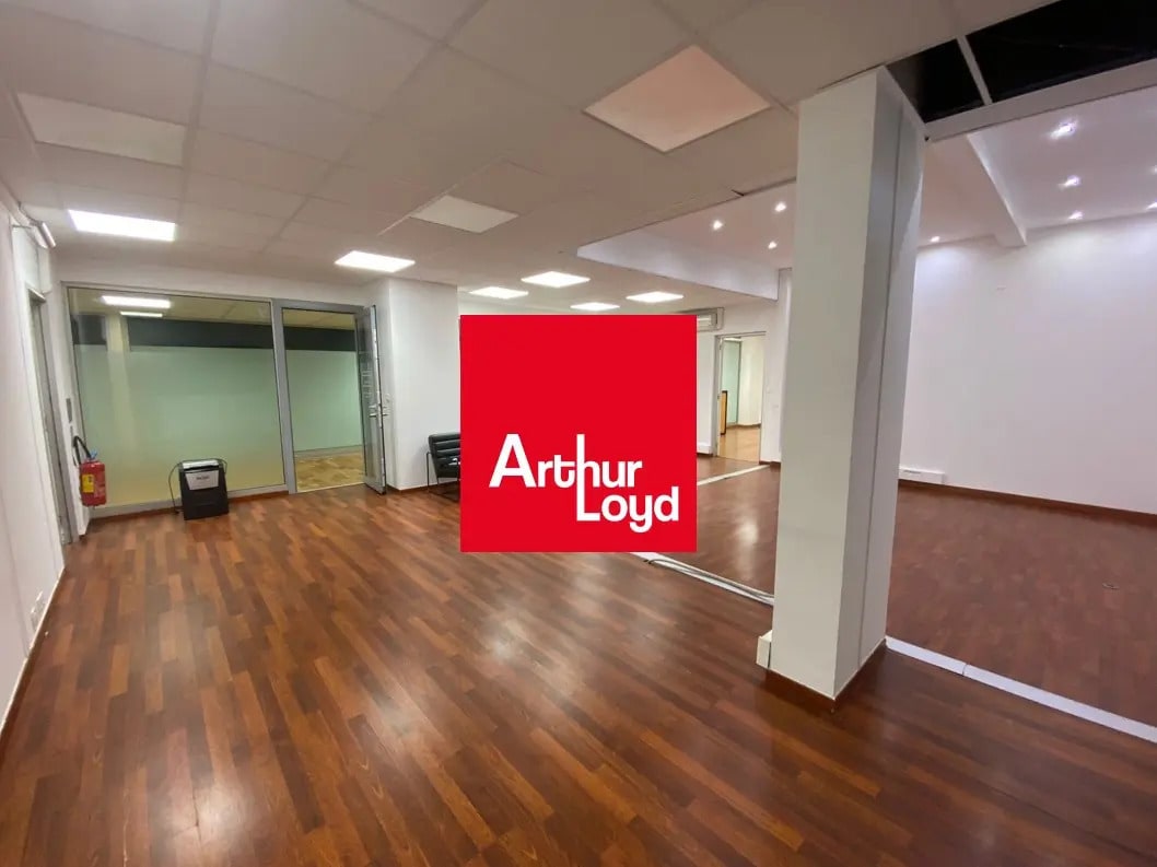 Office in Marseille for sale Interior Photo- Image 1 of 8