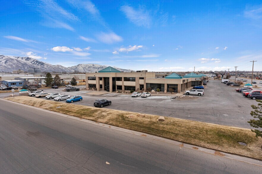 1877 W 2800 S, Ogden, UT for lease - Building Photo - Image 2 of 29