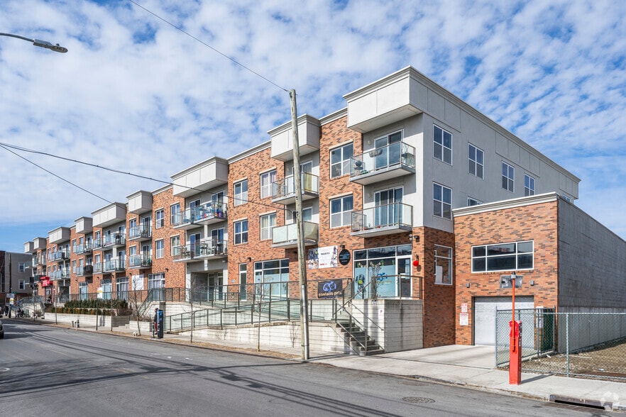 11406-11430 Rockaway Beach Blvd, Rockaway Park, NY for sale - Primary Photo - Image 1 of 1