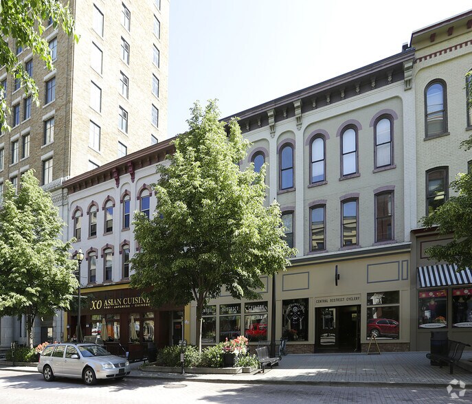 52-54 Monroe Center St NW, Grand Rapids, MI for sale - Primary Photo - Image 1 of 1