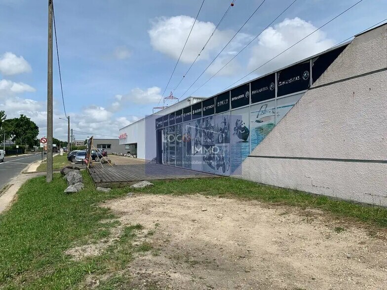 Flex in Eysines for lease - Building Photo - Image 1 of 14