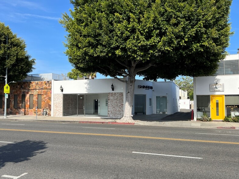 224 S Robertson Blvd, Beverly Hills, CA for lease - Building Photo - Image 3 of 7