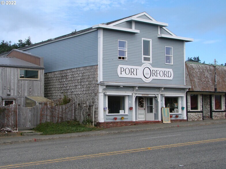 246 6th St, Port Orford, OR for sale - Primary Photo - Image 1 of 3