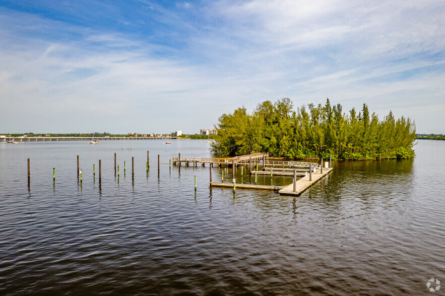 101 Lofton Island, Fort Myers, FL for sale - Building Photo - Image 1 of 1