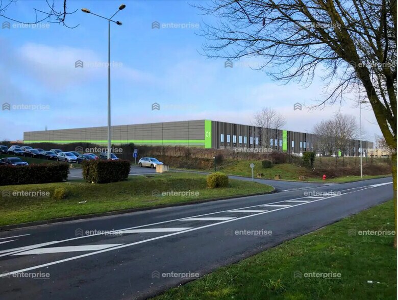 Industrial in Allonne for lease - Building Photo - Image 2 of 3