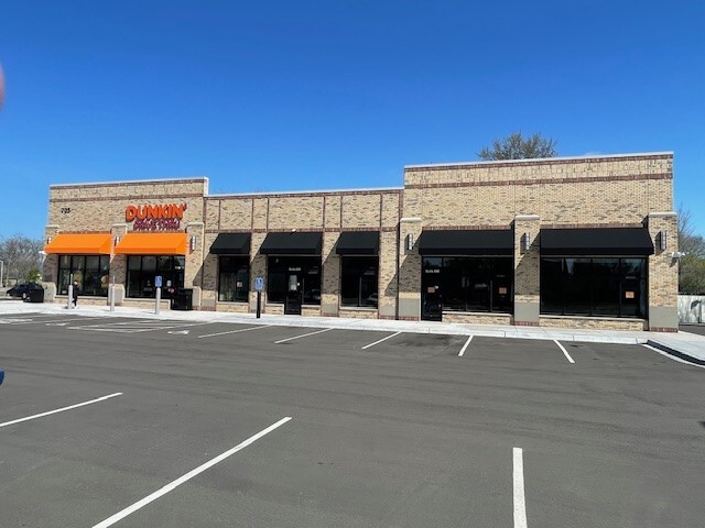 703 E Main St, Anoka, MN for lease - Building Photo - Image 1 of 16