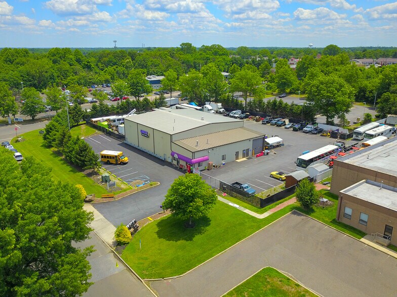 199 Carriage Ln, Delran, NJ for sale - Building Photo - Image 1 of 1