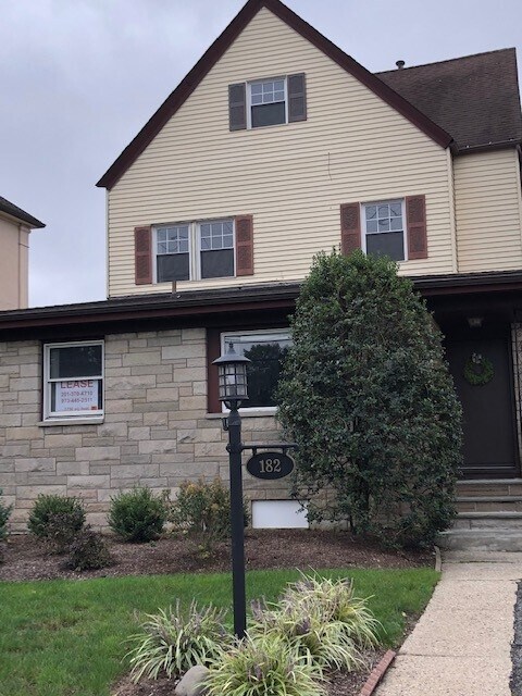 182 Franklin Ave, Ridgewood, NJ for sale Primary Photo- Image 1 of 1