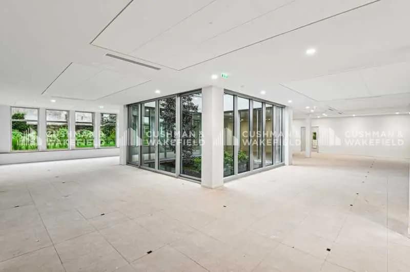 Office in Paris for lease - Interior Photo - Image 3 of 29