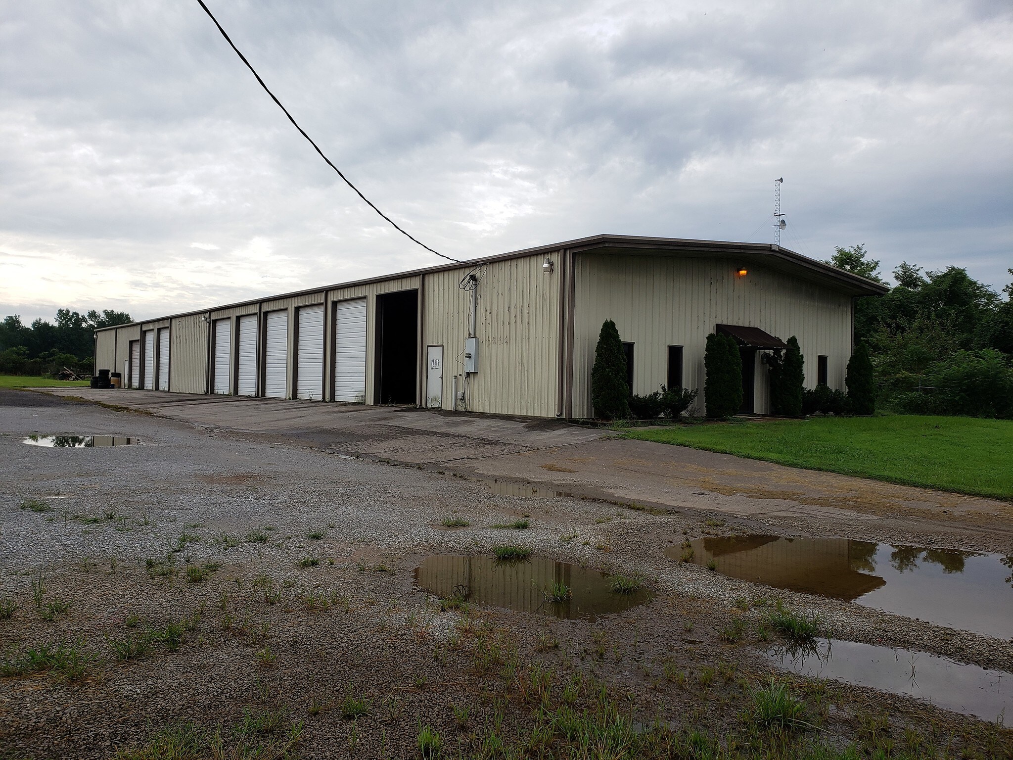 15894 York Ln, Athens, AL for sale Primary Photo- Image 1 of 1