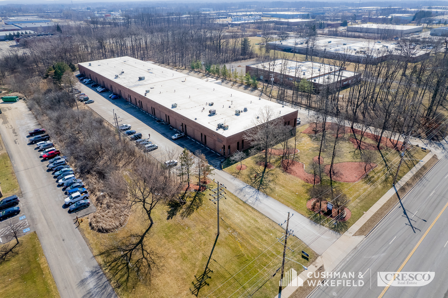 6161 Cochran Rd, Solon, OH for lease - Building Photo - Image 2 of 15