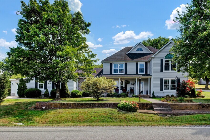 110 Holy Cross Rd, Loretto, KY for sale - Primary Photo - Image 1 of 94