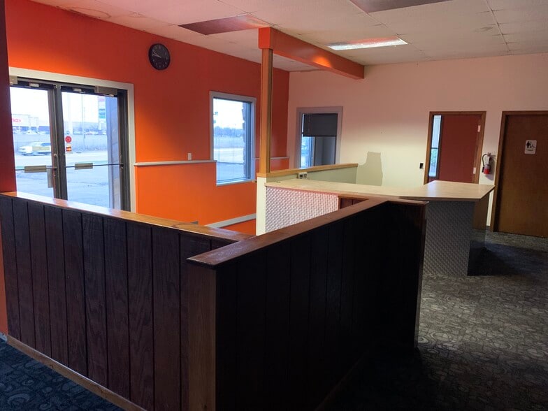 1145 S Washburn St, Oshkosh, WI for lease - Interior Photo - Image 3 of 7