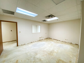 1121 E Main St, St Charles, IL for lease Interior Photo- Image 1 of 6