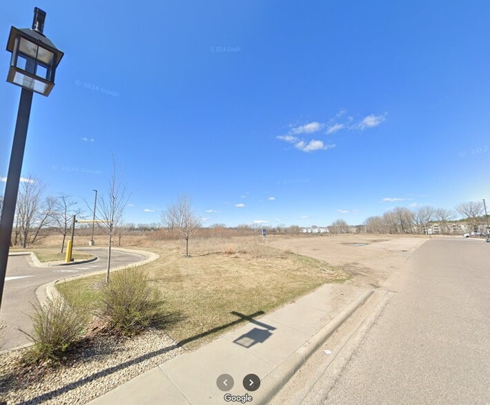 117XX Hanson Blvd, Coon Rapids, MN for sale - Building Photo - Image 1 of 6