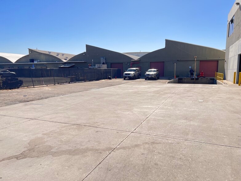 2280 E Curry St, Long Beach, CA for lease - Building Photo - Image 3 of 31