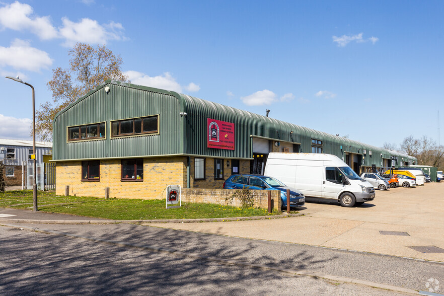 Lodge Rd, Staplehurst for sale - Primary Photo - Image 1 of 1