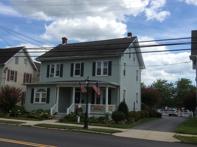 28 East Ave, Woodstown, NJ 08098