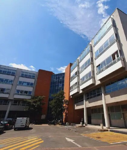 Location Local d'activités 229 m²