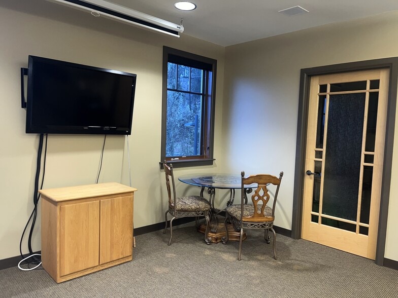 358 Front Ave NW, Castle Rock, WA for lease - Building Photo - Image 2 of 12