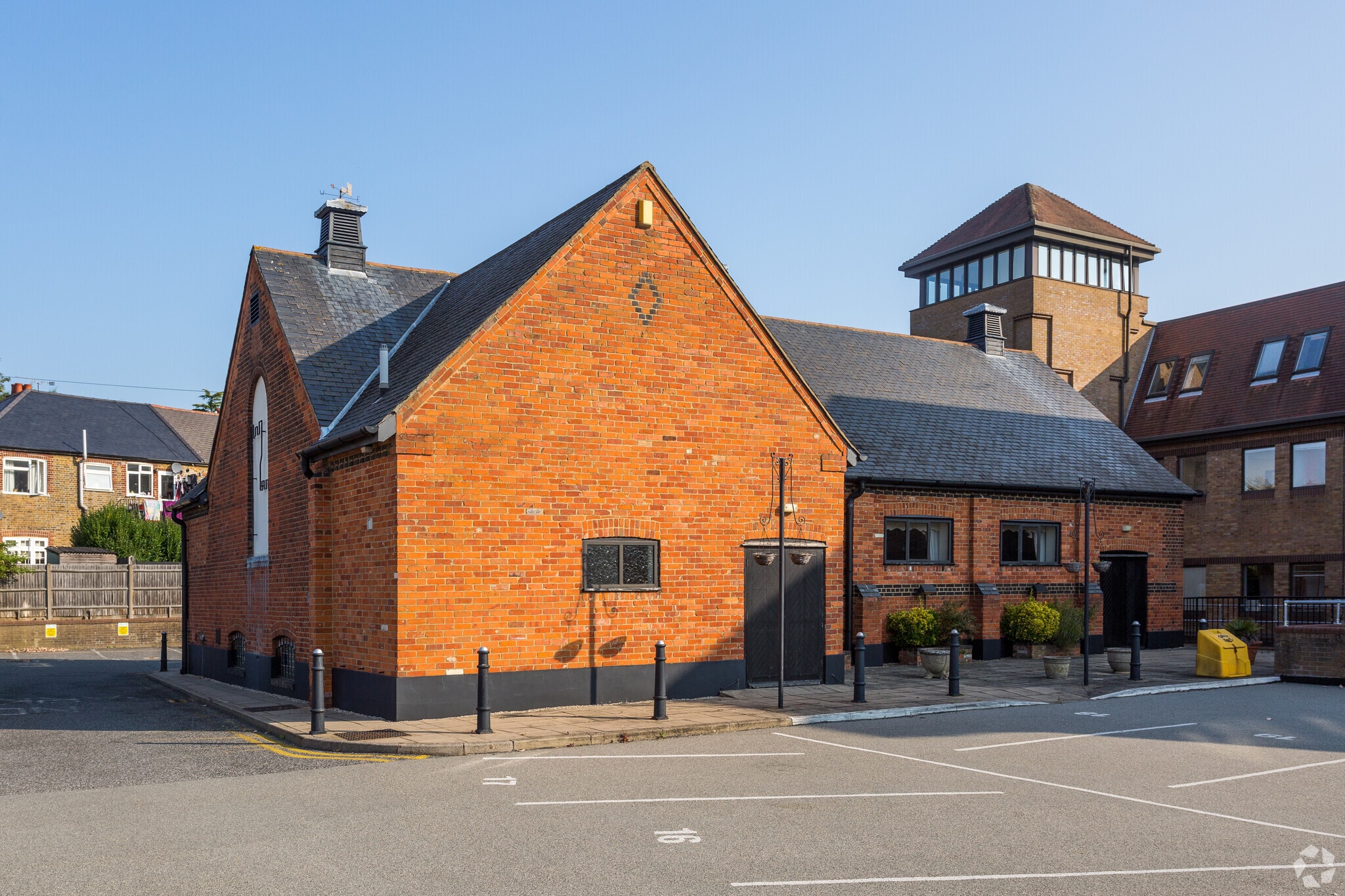 Kings Rd, Brentwood for sale Primary Photo- Image 1 of 1