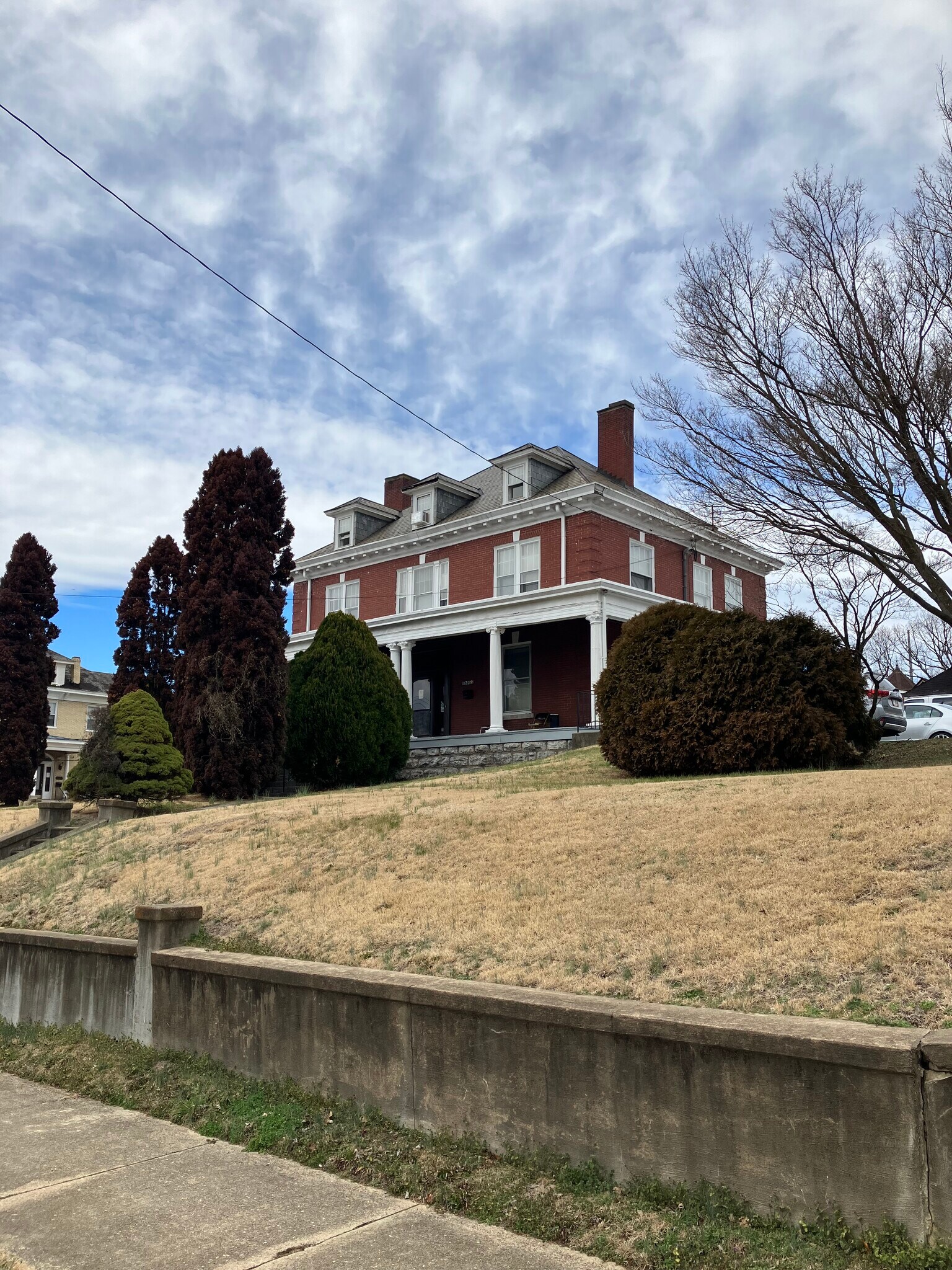 1729 Patterson Ave SW, Roanoke, VA for sale Primary Photo- Image 1 of 1