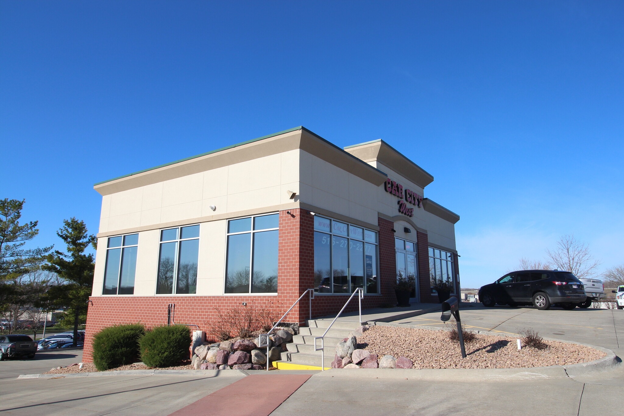 11140 Hickman Rd, Clive, IA for sale Building Photo- Image 1 of 1