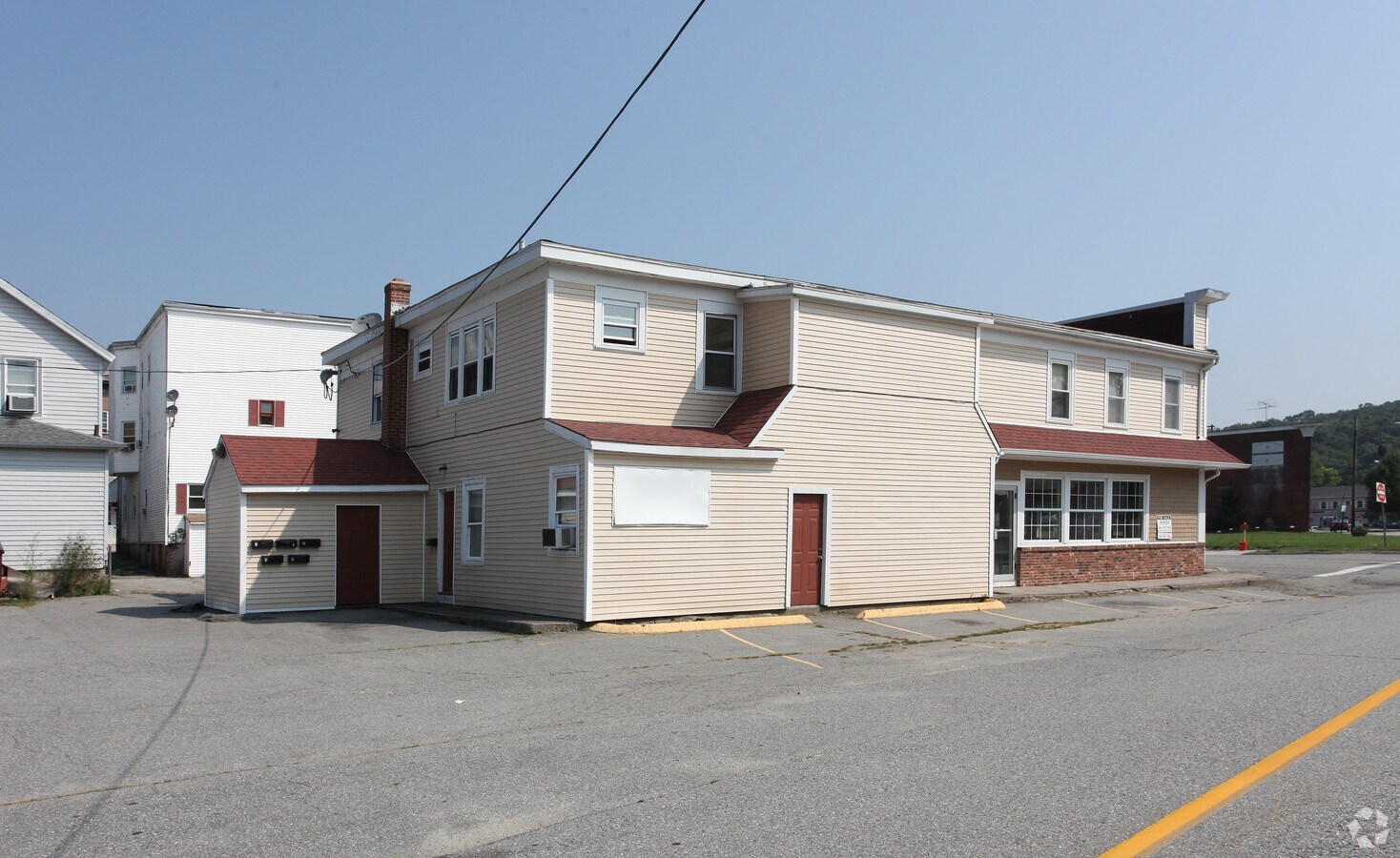 10 Railroad Ave, Plainfield, CT 06374 Property Record