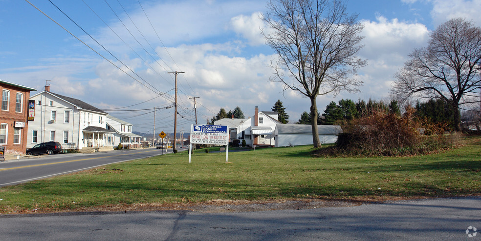 36 E Forrest Ave, Shrewsbury, PA for lease - Primary Photo - Image 3 of 5