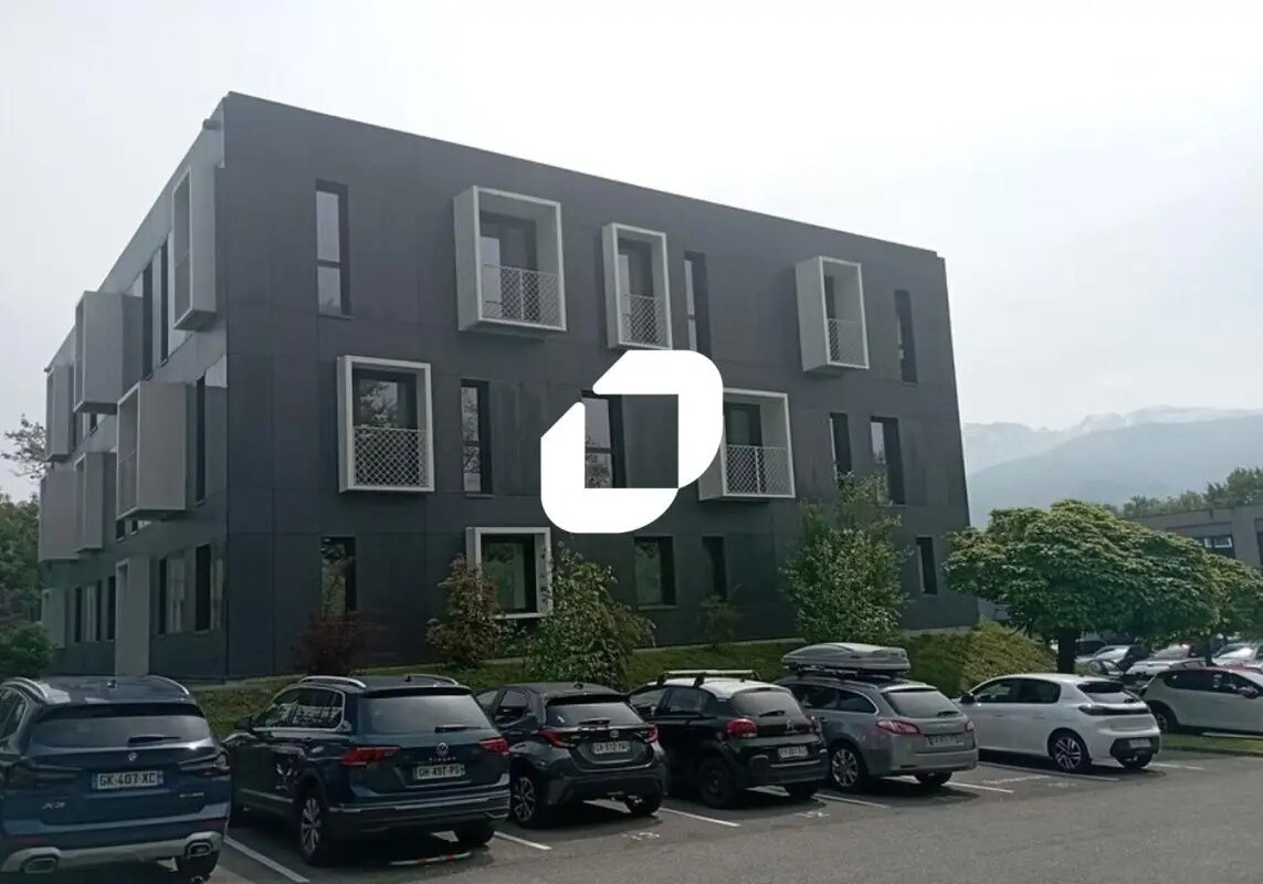 Office in Meylan for lease Building Photo- Image 1 of 8