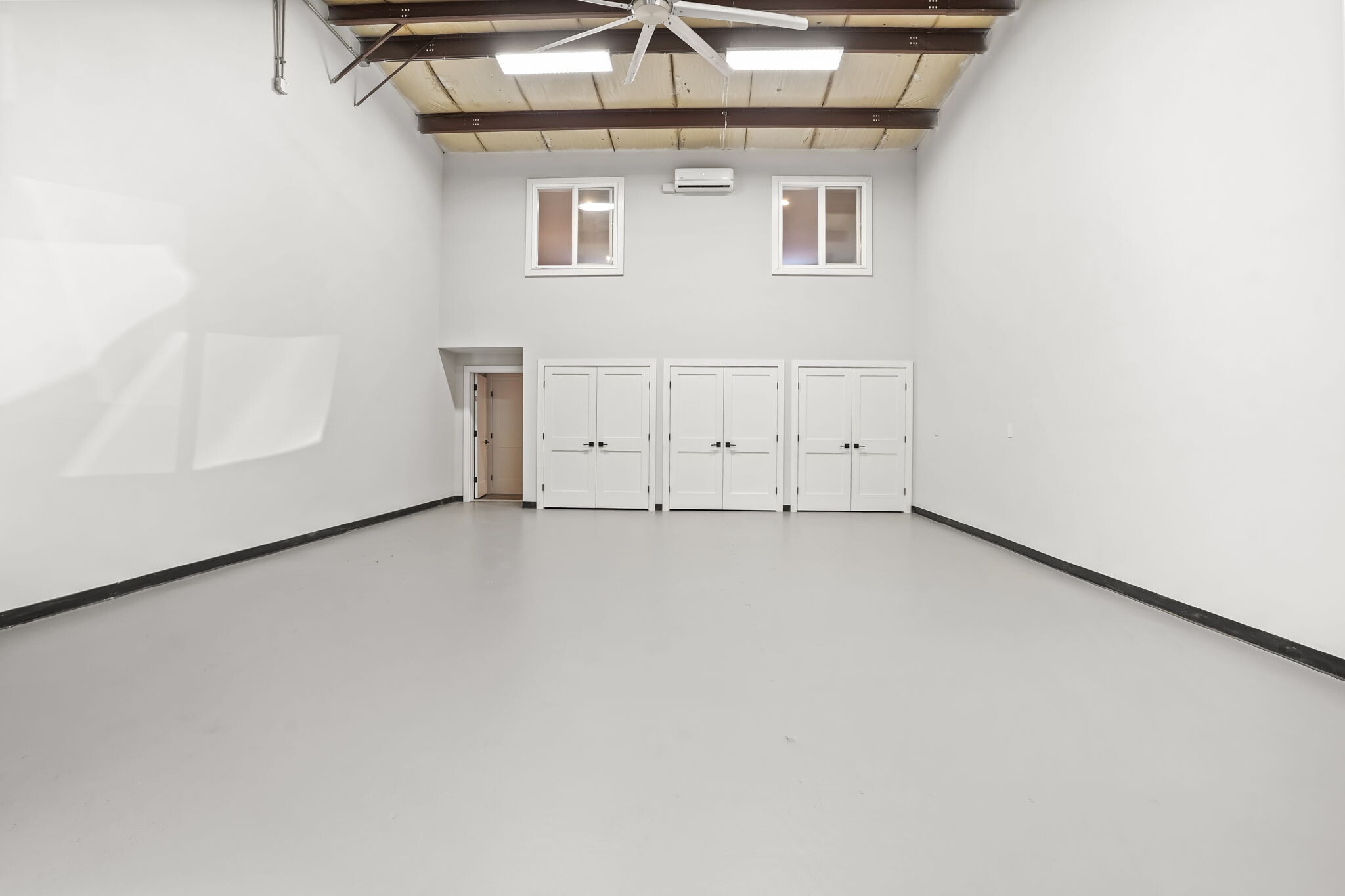 77 S Main St, Newtown, CT for lease Interior Photo- Image 1 of 8