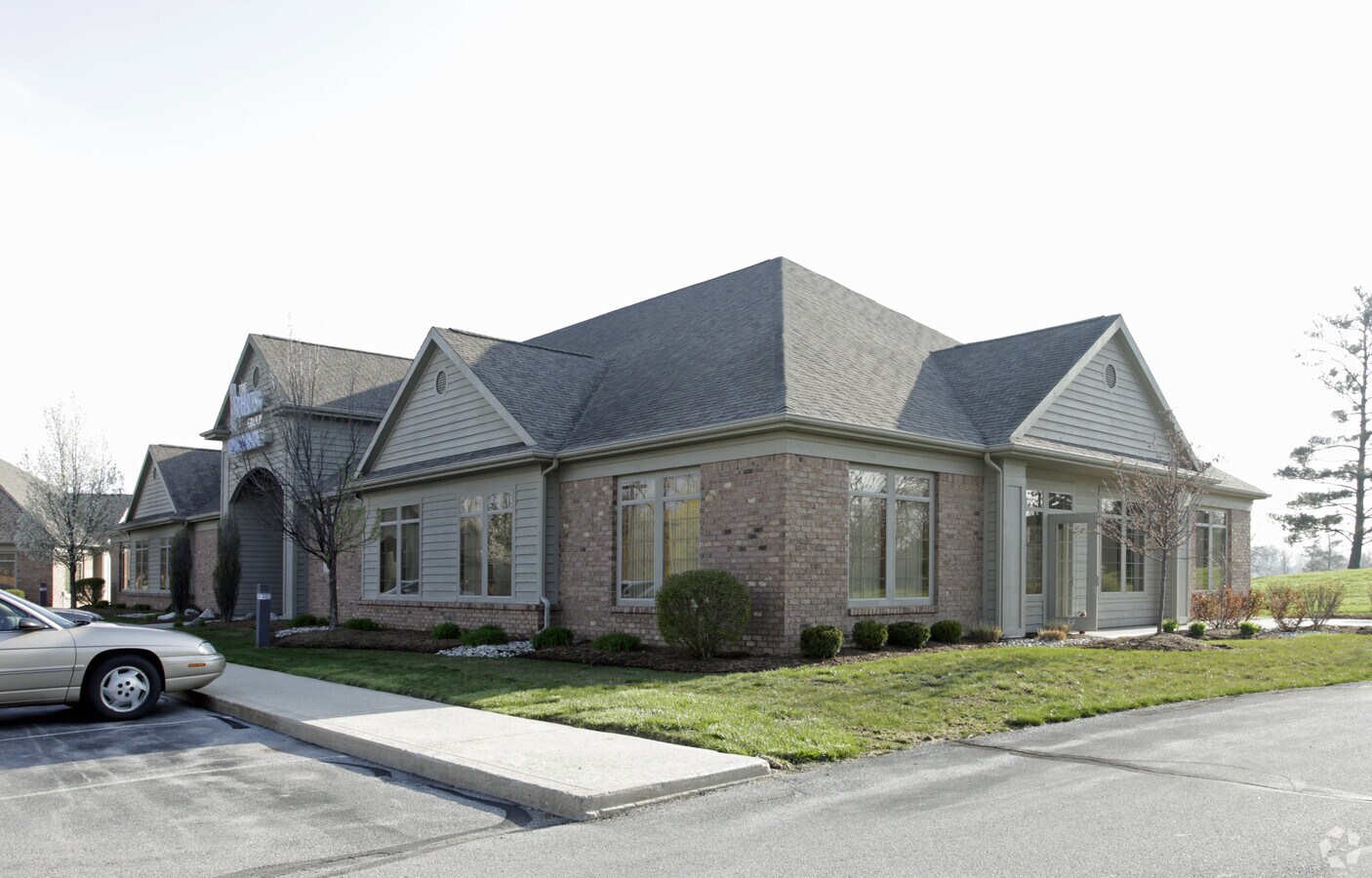 11118 Coldwater Rd, Fort Wayne, IN 46845