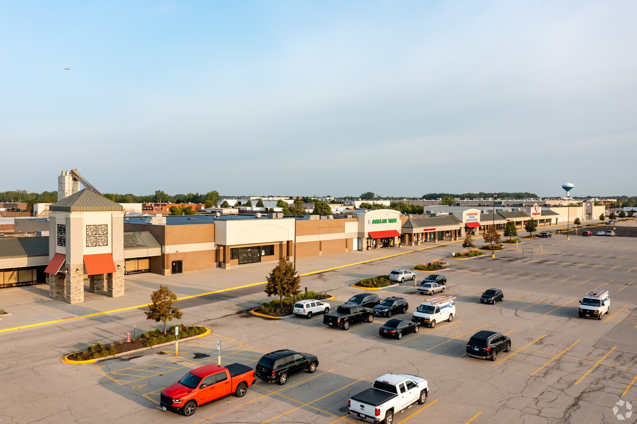 1000-1090 S Barrington Rd, Streamwood, IL for lease Building Photo- Image 1 of 6