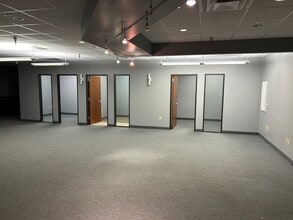 7920 Elmbrook Dr, Dallas, TX for lease Interior Photo- Image 2 of 12