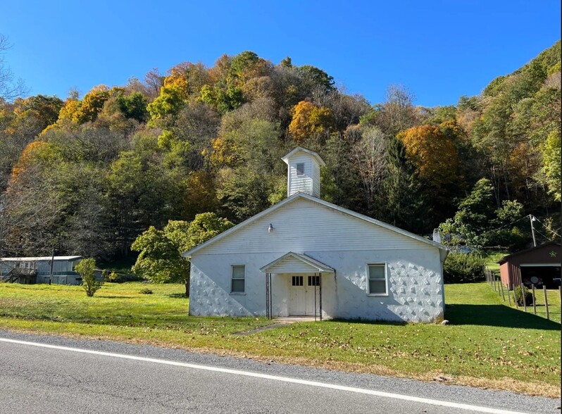 3218 Stamping Creek Rd, Hillsboro, WV for sale - Primary Photo - Image 1 of 1