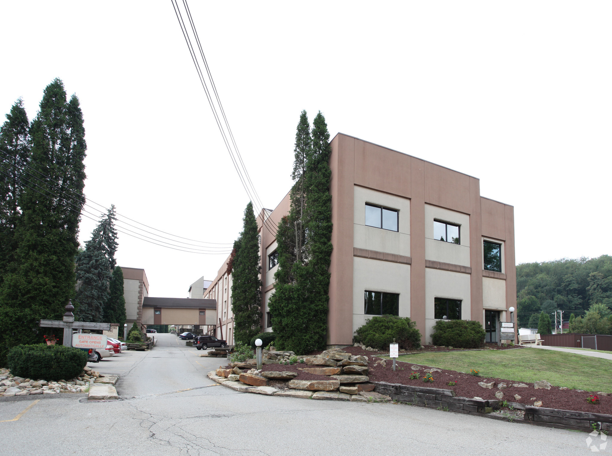 2000 Commerce Loop, North Huntingdon, PA for lease Primary Photo- Image 1 of 5