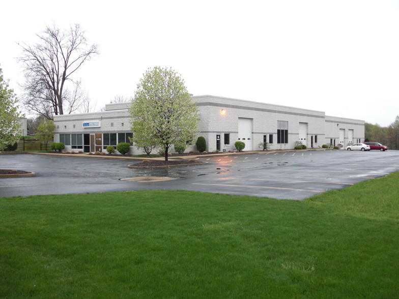 5824 Akron Cleveland Rd, Hudson, OH for lease - Primary Photo - Image 1 of 4