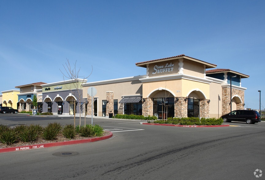 2501-2623 Riparian Dr, Elk Grove, CA for lease - Building Photo - Image 3 of 9