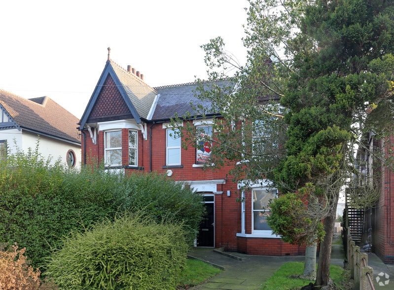 84-86 Oswald Rd, Scunthorpe for sale - Building Photo - Image 3 of 5